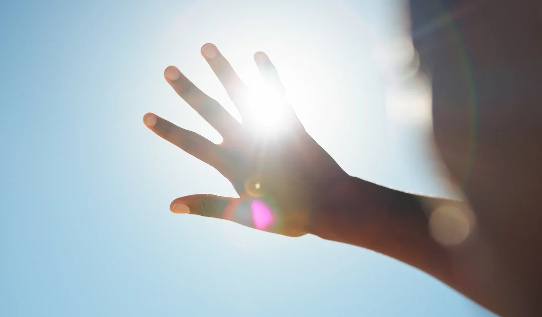 The Connection Between Light Sensitivity & Dry Eyes
